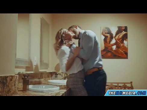 ❤️ Rehefa mamitaka anao ao amin'ny trano fidiovana ho an'ny besinimaro ny blonde be busty ️ Vaovao rosiana aminay mg.pornmega-com.ru ❌️❤